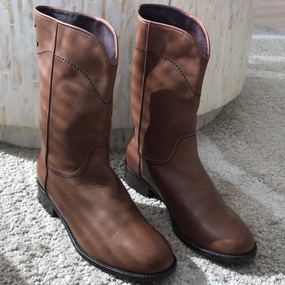 CHANEL DG26068 Medium Brown Leather Boots - Picture 1 of 5